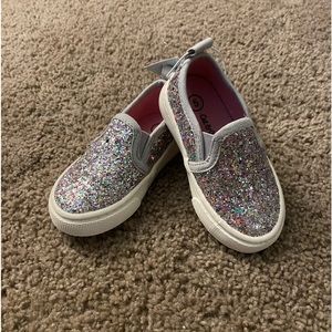 Little girls cat and jack glitter slip on shoes. Size 5.